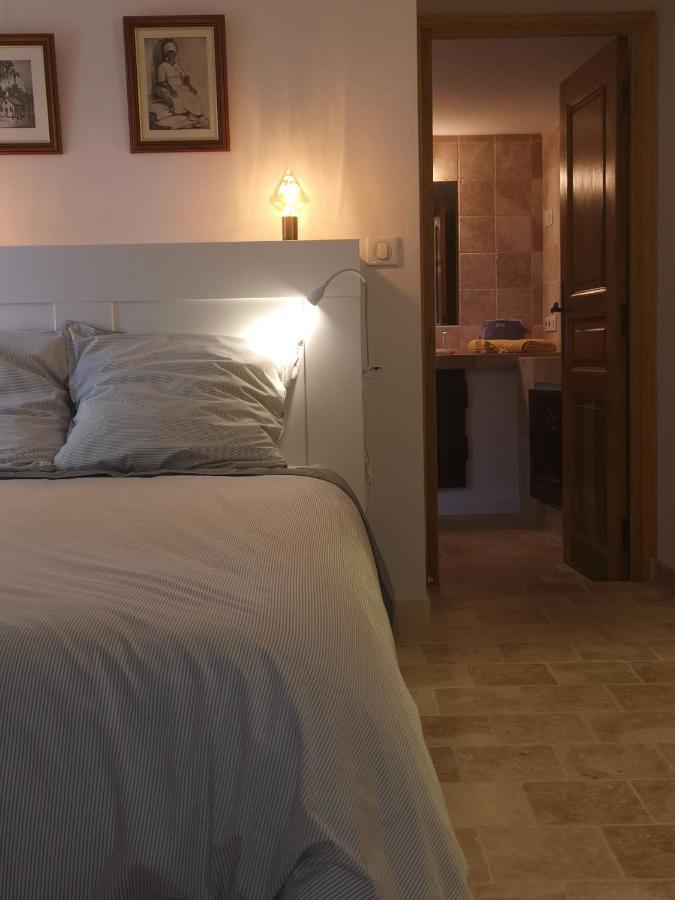 Le Nid Des Arts Bed and Breakfast Tourrettes Exteriör bild