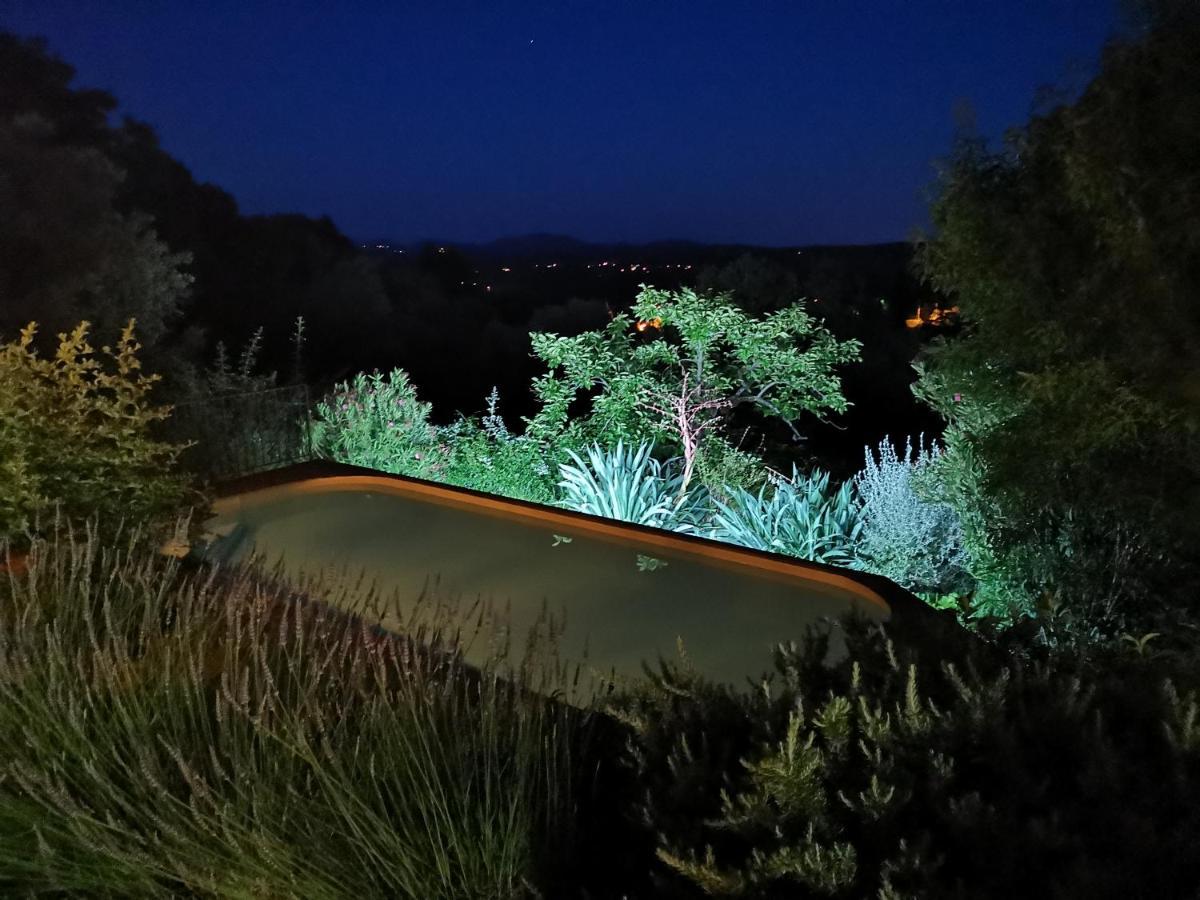 Le Nid Des Arts Bed and Breakfast Tourrettes Exteriör bild