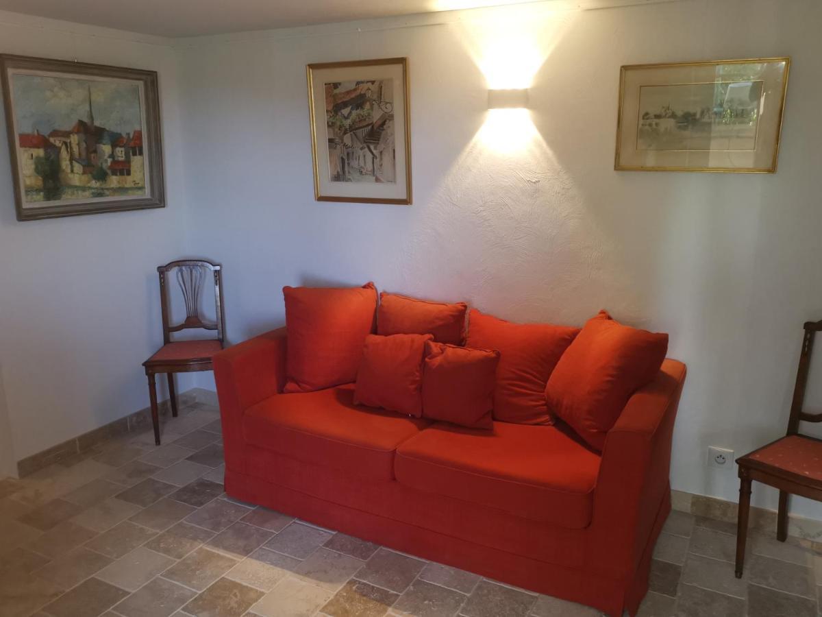 Le Nid Des Arts Bed and Breakfast Tourrettes Exteriör bild