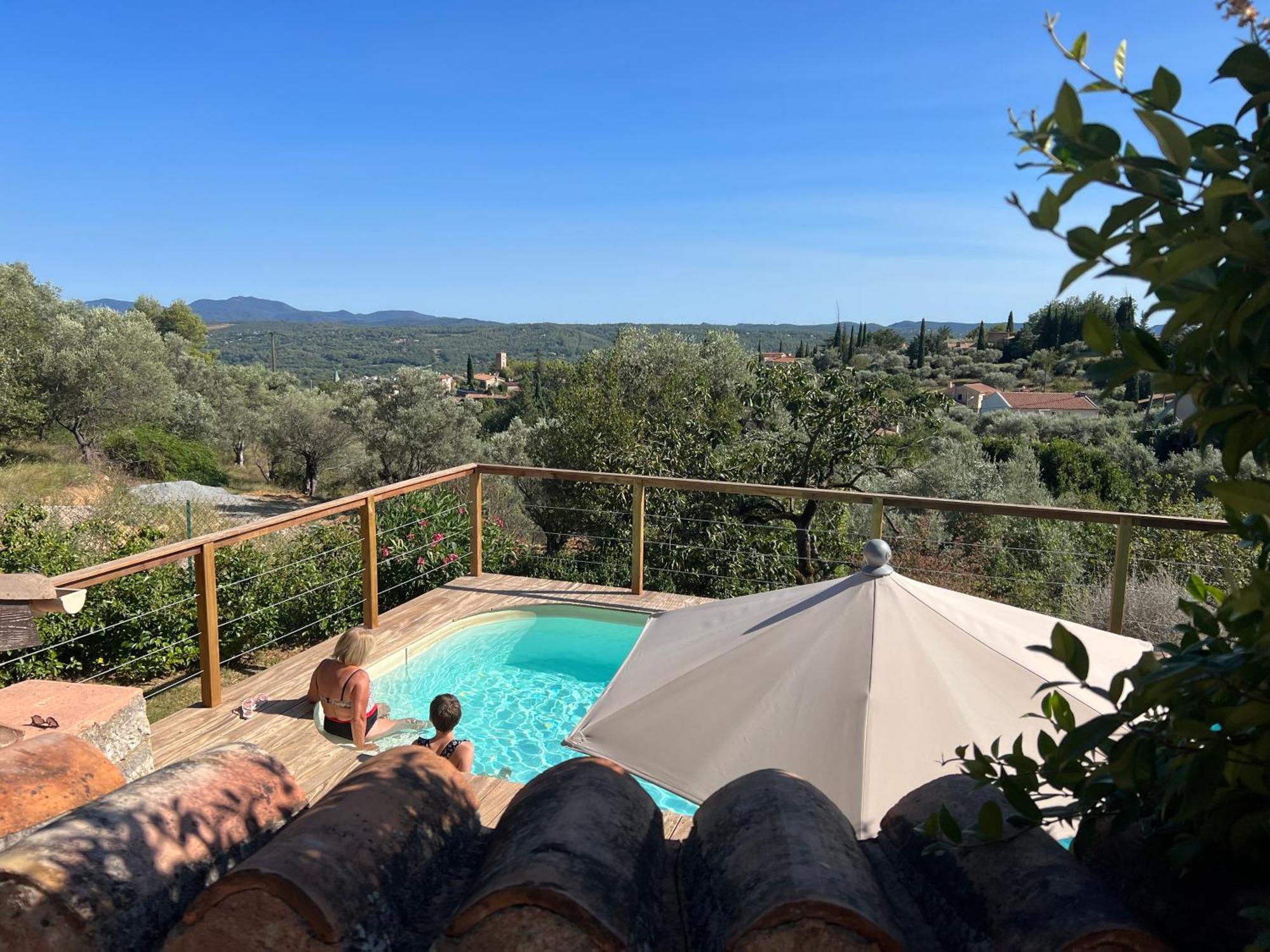 Le Nid Des Arts Bed and Breakfast Tourrettes Exteriör bild