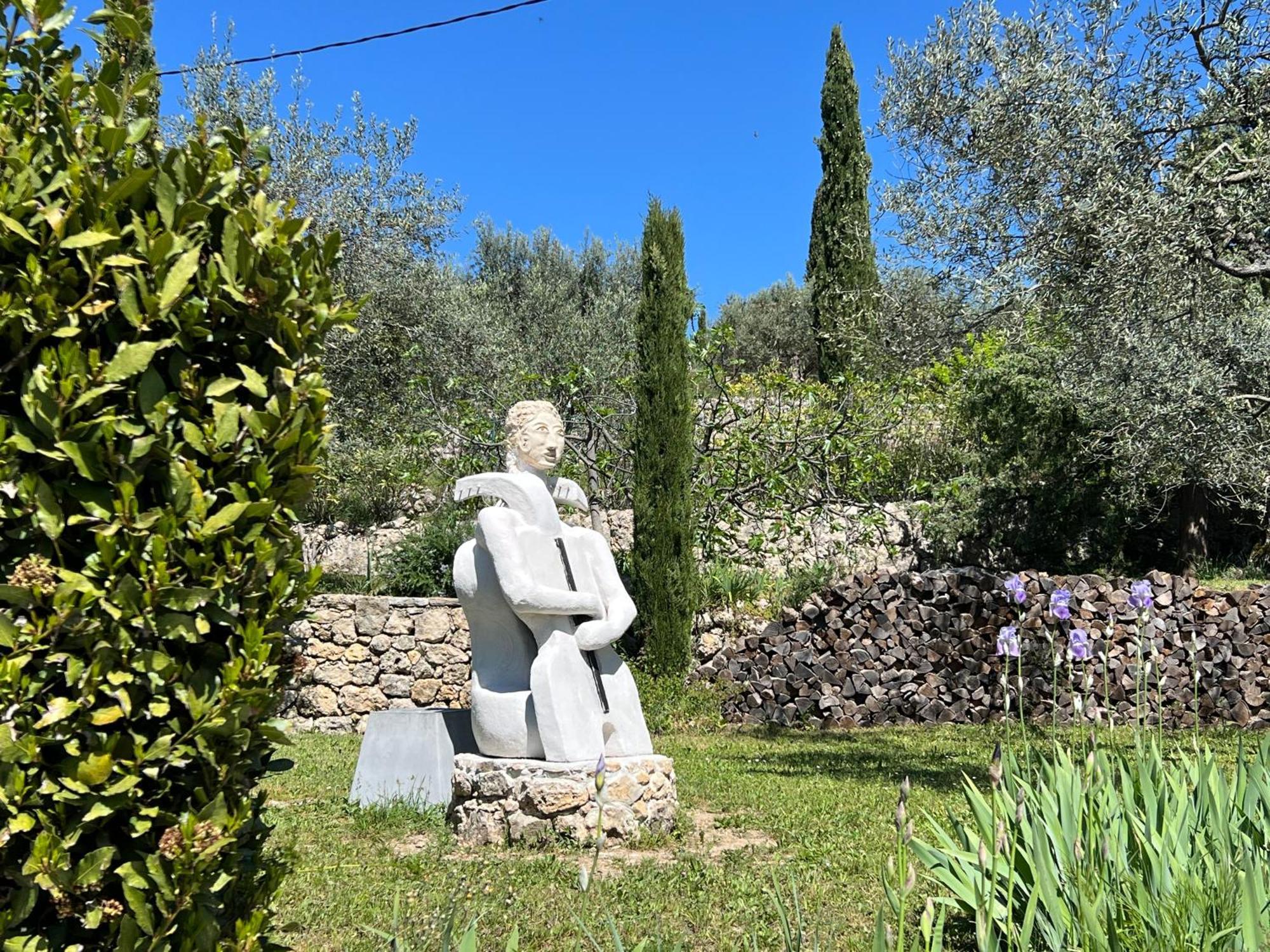 Le Nid Des Arts Bed and Breakfast Tourrettes Exteriör bild
